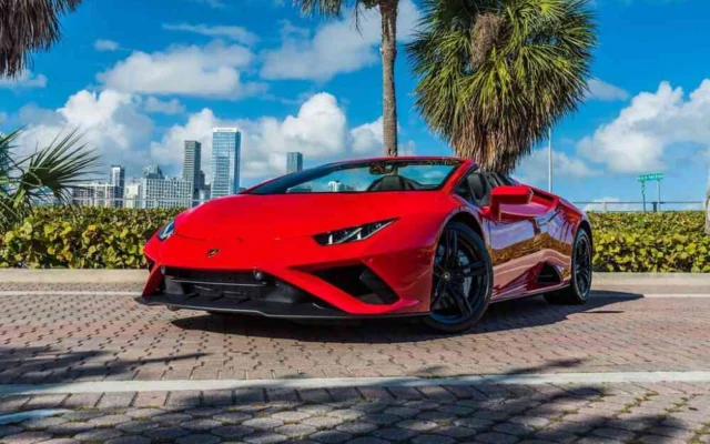 Hurucan Evo Spyder Red